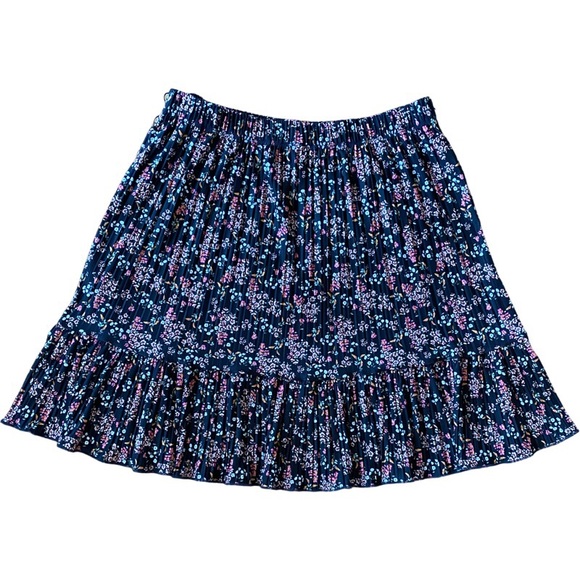 NWOT Loft pleated skirt - Picture 6 of 11